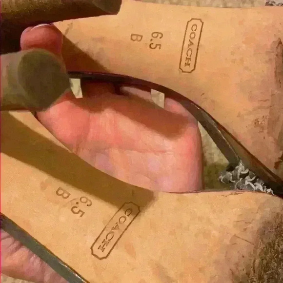 Coach heels - Picture 7 of 7